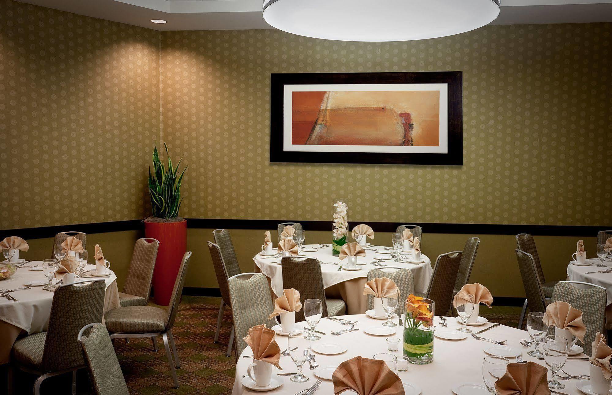 Hilton Garden Inn Seattle/Ботелл Ресторан фото
